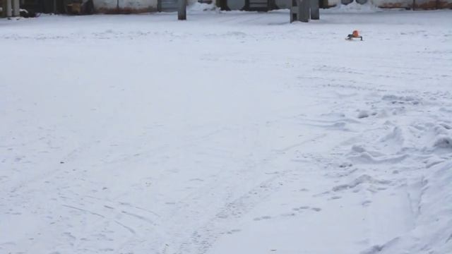 Самодельные радиоуправляемые аэросани. Зимние забавы. смотреть онлайн