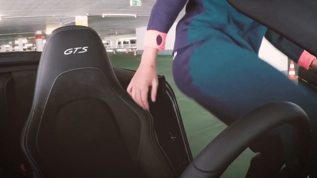 Parking Challenge with Garbiñe Muguruza - Porsche Tennis Grand Prix 2017 смотреть онлайн