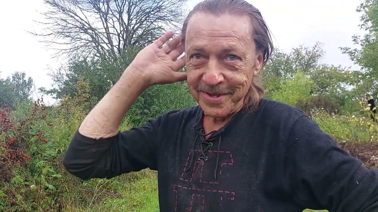 Олег занимается своим хозяйством! смотреть онлайн