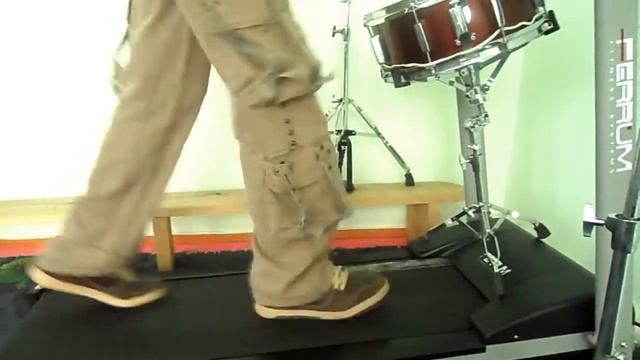 Invaders Must Die (Sport Cover) смотреть онлайн