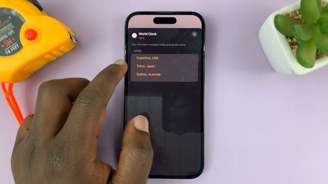 iPhone 14/14 Pro: How To Add World Clock To Lock Screen смотреть онлайн