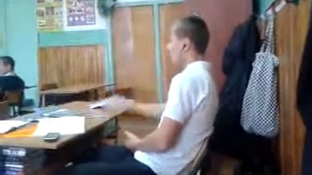 Коляна плющит не по детски .mp4 смотреть онлайн