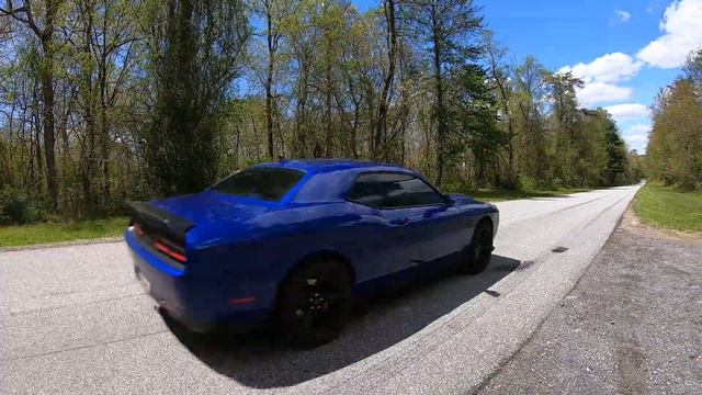 The BEST Hellcat Redeye Stock Exhaust Video! *BURNOUT INCLUDED* смотреть онлайн