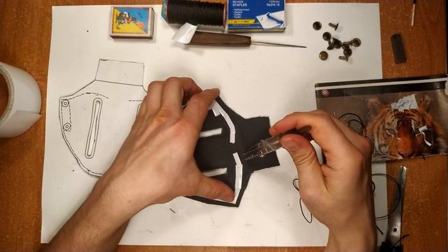 Кобура M1916 из кожи к макету пистолета Colt M1911A1 | Работа с кожей смотреть онлайн