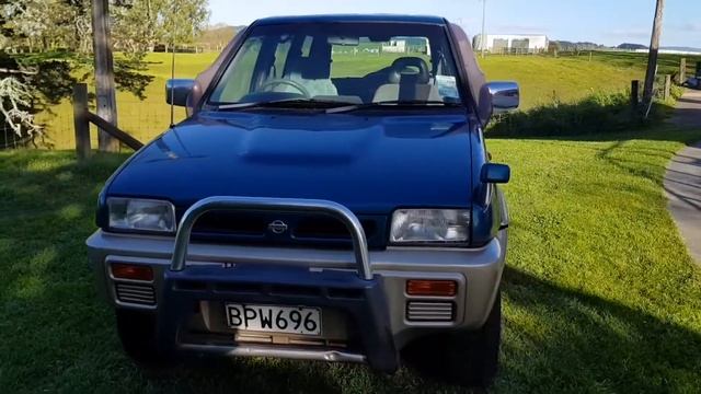 Vid of Nissan Mistral смотреть онлайн