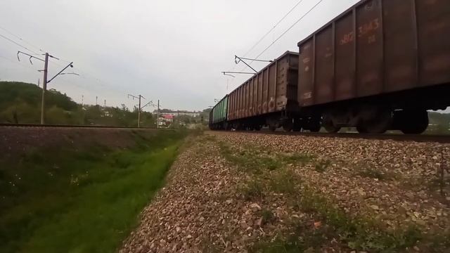 Квартет 2ЭС5К-053/048 "Ермак" с грузовым поездом смотреть онлайн