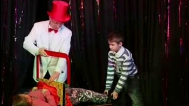 Иллюзионист Сергей Щукин - Фокус Распиливание смотреть онлайн