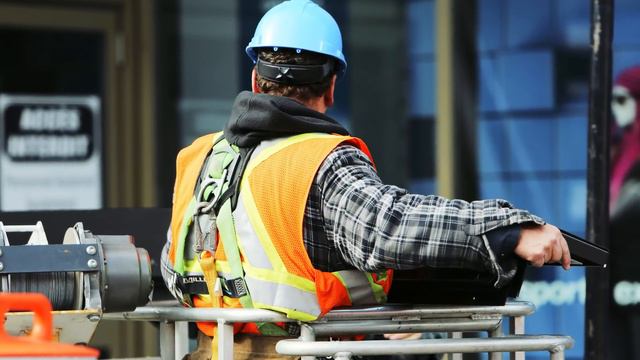 Украинцы вынуждены возвращаться. Новое предупреждение. Плохие новости смотреть онлайн