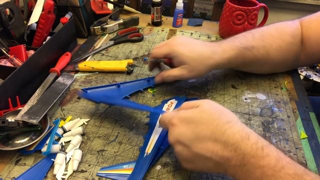 KITBASHING: DOLLAR STORE SPACE SHIP смотреть онлайн