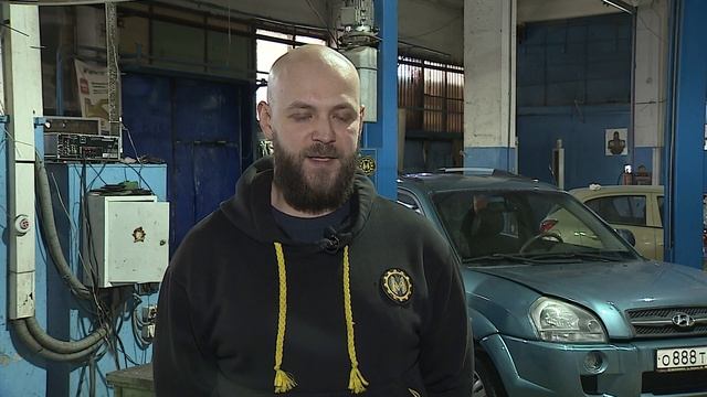 В морозы тысячи омских водителей пытаются прогревать свои машины разными способами