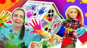 Кукла Барби и ее одноклассники красят домик пальчиковыми красками!