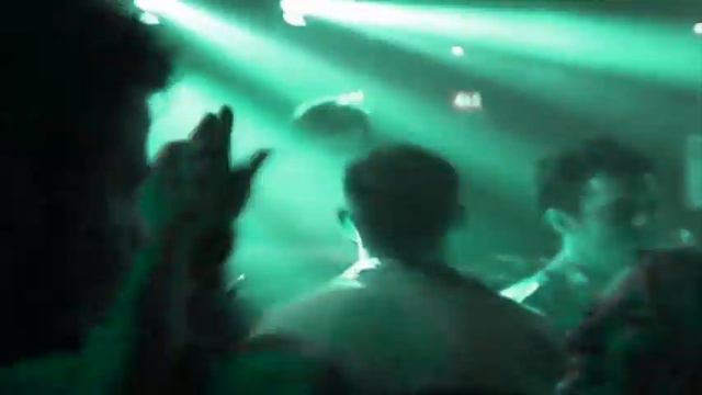 A DOMINANT SPECIES "RUN & HIDE" ORIGINAL & VENT DUBSTEP REMIX смотреть онлайн