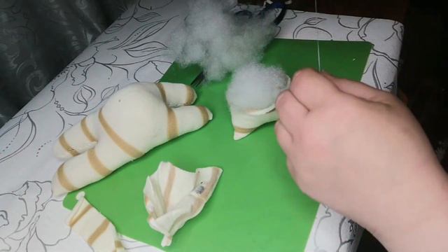 Кошечка из носков. Очень просто.