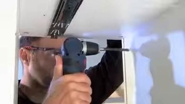 Угловая дрель-шуруповерт Bosch GWB 10,8 LI Professional смотреть онлайн