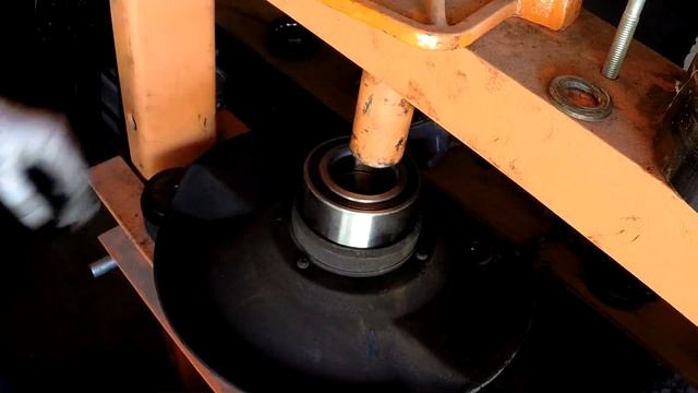 Honda Element or crv wheel bearing replace. смотреть онлайн