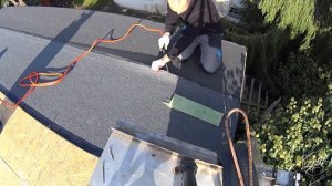 Металлочерепица или мягкая кровля что лучше?