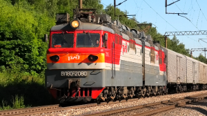 ВЛ80Т-2080 с грузовым поездом