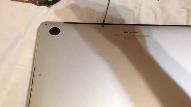 Разбираем MacBook Pro Retina 13" Late 2013 смотреть онлайн