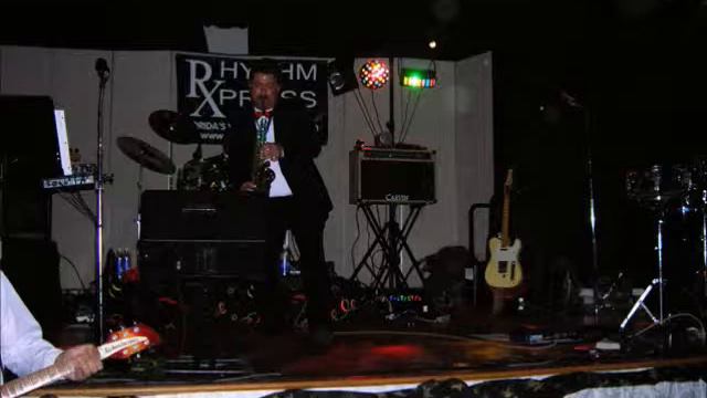 BRICK HOUSE DINO on keyboard solo and ALTO SAX SOLO смотреть онлайн