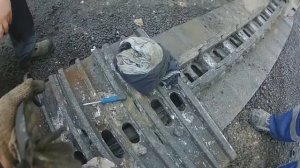 Ремонт нятяжителя гусеницы Komatsu PC 200 прямо на месте работы.