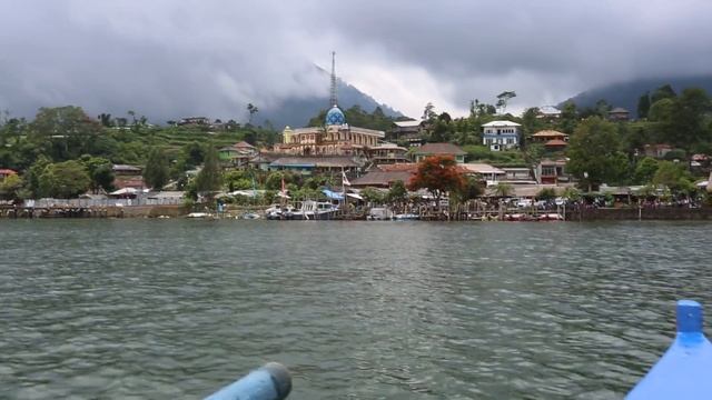 Pura Ulun Danu Beratan на Бали смотреть онлайн