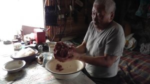 Лепим пельмени в таежных условиях!