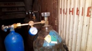 #кислородный балон Заправка маленького ,кислородной баллона.