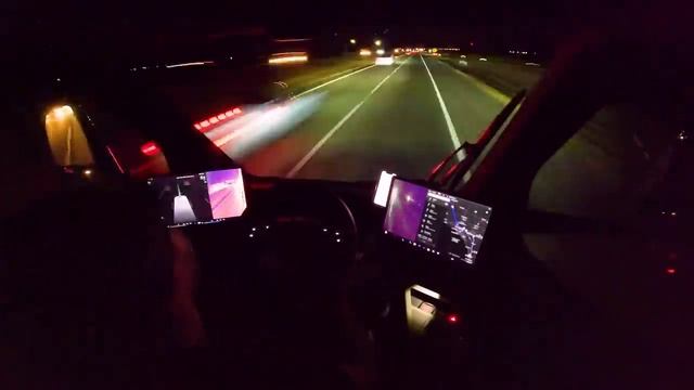 Tesla Semi driving 500 miles, fully loaded, on a single charge смотреть онлайн