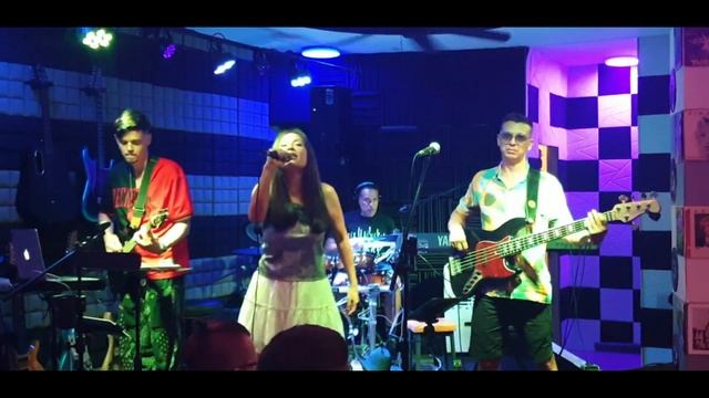 ТОВАРИЩ САБАЙ (живое видео нарезка с Сандрой) смотреть онлайн