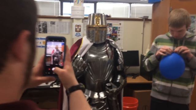 High School Senior Wears Knight Armor on Last Day of School смотреть онлайн