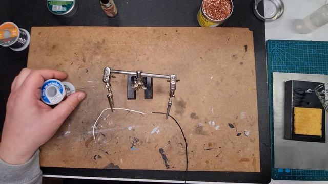 [TUTORIAL] Soldar con estaño. TRUCOS Y CONSEJOS. смотреть онлайн