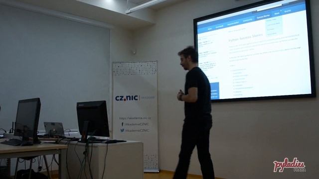 Honza Král – Co ten Python všechno umí смотреть онлайн