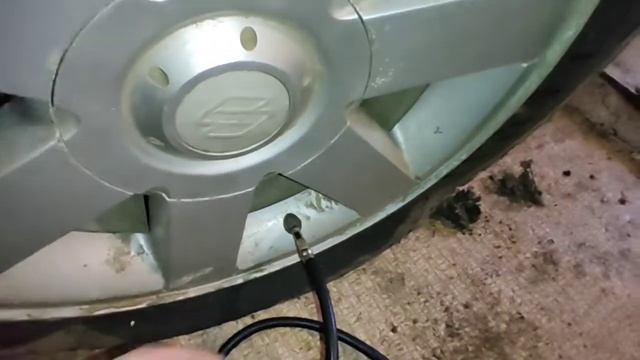 как накачать колесо компрессором от аккумулятора .если не работает прикуриватель