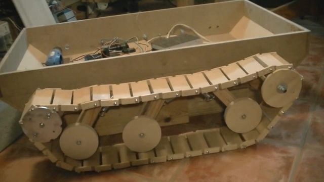 Tank Tread Test смотреть онлайн