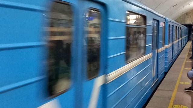 ПОЕЗД ТАШКЕНТСКОГО МЕТРО смотреть онлайн