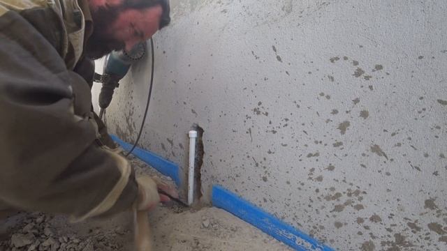 Скрытые выходы для радиаторов отопления вмонтированные в стене коммуникации смотреть онлайн