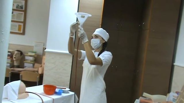 Техніка постановки СИФОННОЇ клізми смотреть онлайн