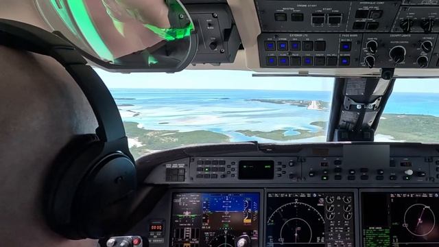 Gulfstream G550 Cockpit Landing At Norman’s Cay (MYEN)
