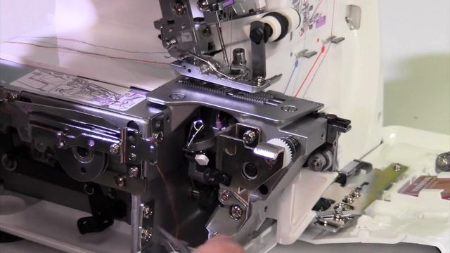Bernina 1300MDC 25 5-Thread Overlock смотреть онлайн