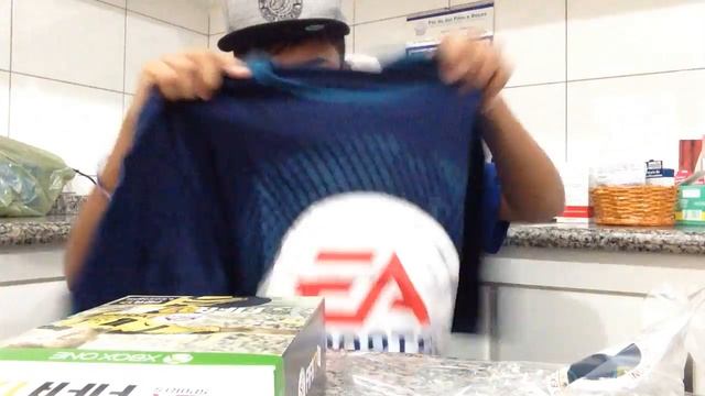 UNBOXING FIFA 17 + CAMISETA смотреть онлайн