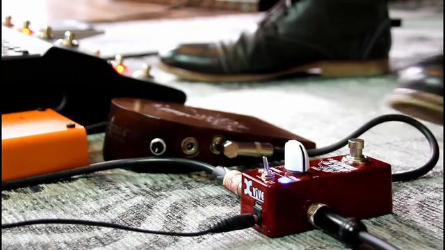 #4 Xvive Duet Looper D3 (demo) - Review, lesson & how to loop by Julian Scarcella HD смотреть онлайн