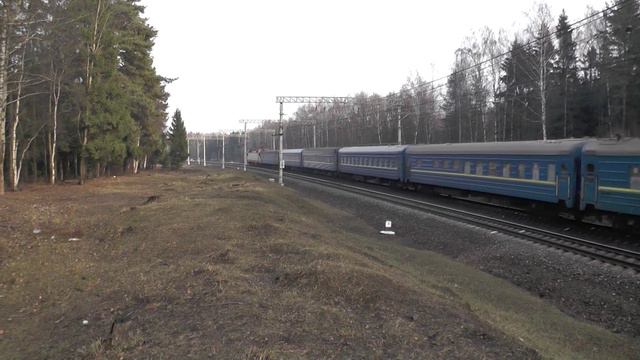 Электровоз ЭП10-002 с поездом № 24 Одесса - Москва смотреть онлайн