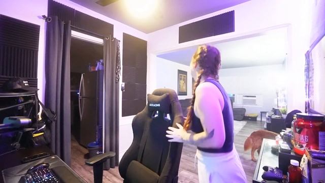 Spanking My Boyfriend For Being a NAUGHTY BOY! смотреть онлайн