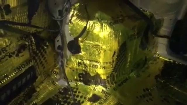 Задние крылья, арки изнутри и сам багажник Киа Оптима в целом, защищены вибоизоляционными матами смотреть онлайн