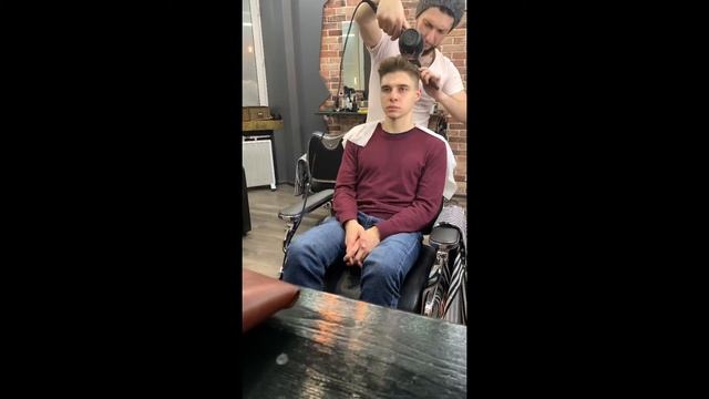 Укладка с зачесом назад. смотреть онлайн