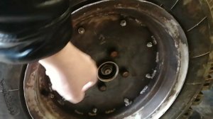 Универсальный колесный  мини трактор с  роликовым приводом и гидростатической трансмиссией.