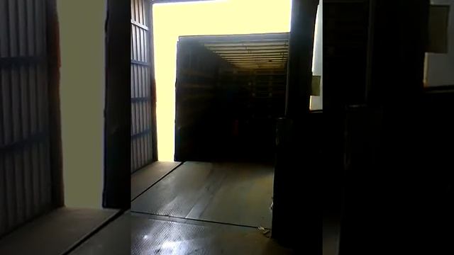 Разгрузка машины, поддоны смотреть онлайн