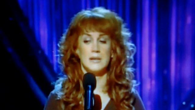 Kathy Griffin talks about Celine Dion смотреть онлайн