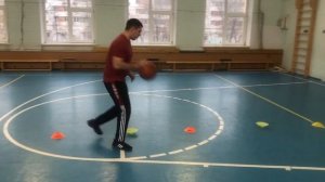 Упражнения на совершенствование ведения техники баскетбольного мяча