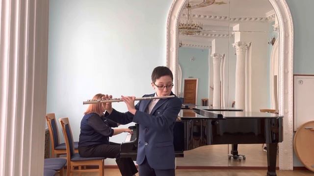 В.Гаврилин. «Тарантелла» из балета Анюта. Исполняет Камаев Лев. смотреть онлайн